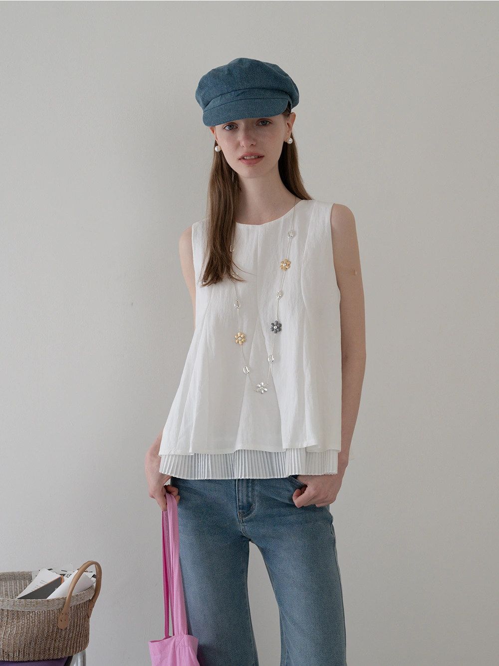 Women's Sleeveless Pleated Hem Blouse