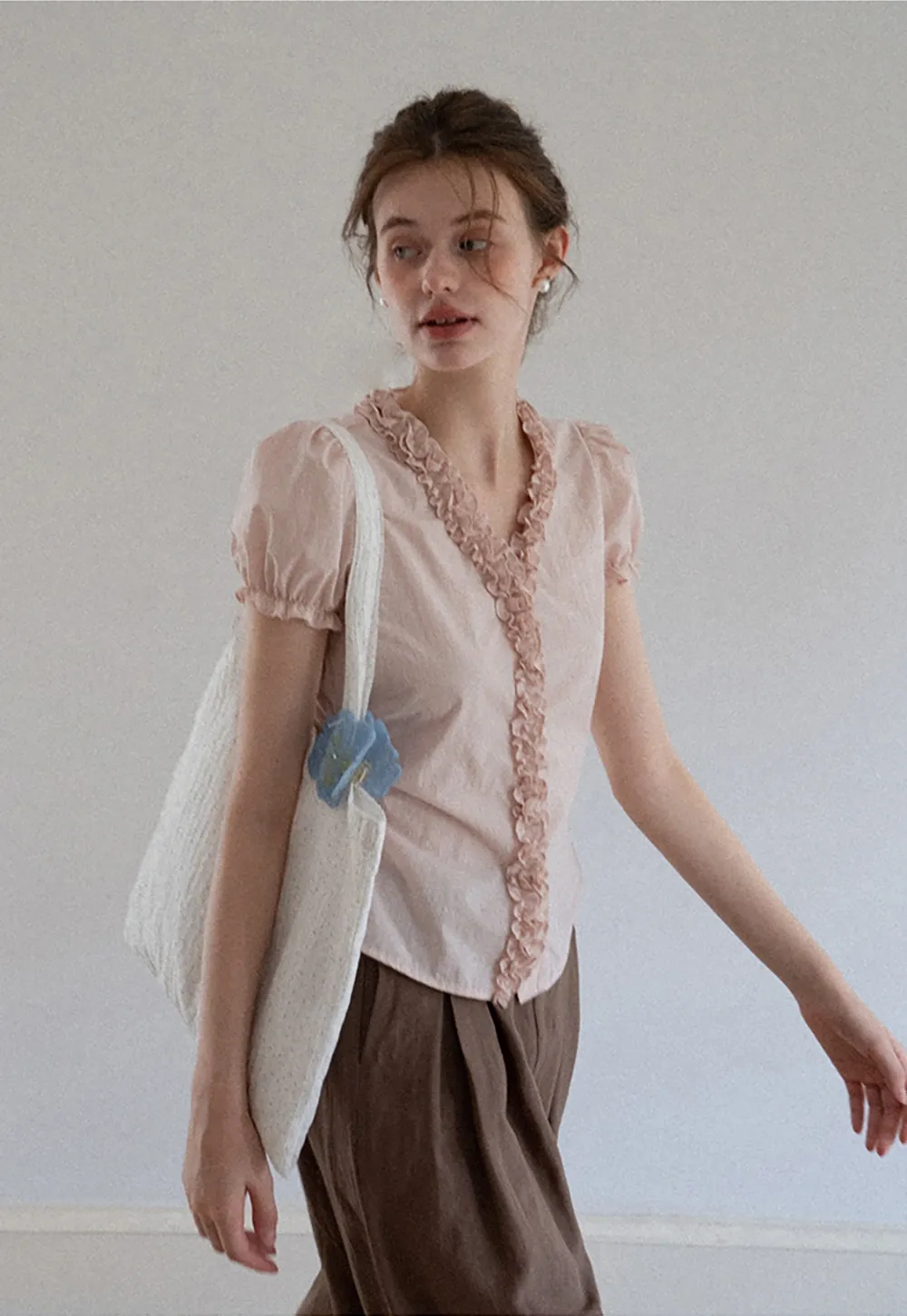 Women’s Ruffle V-Neck Puff-Sleeve Top