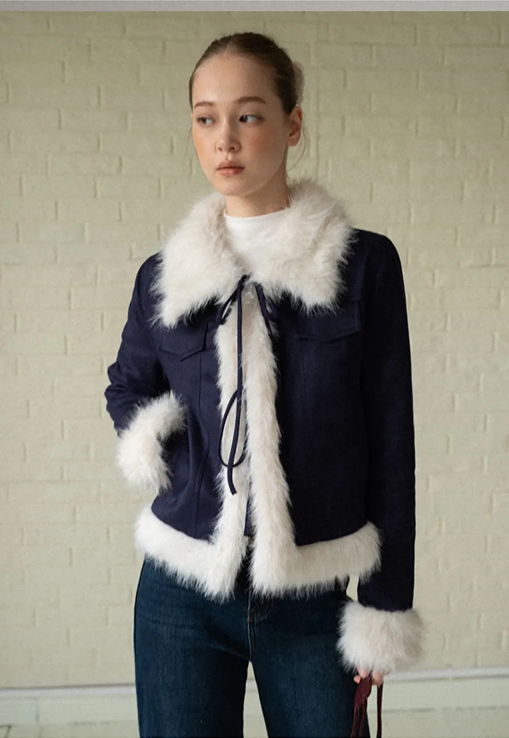 Chic Cropped Jacket with Faux Fur Collar