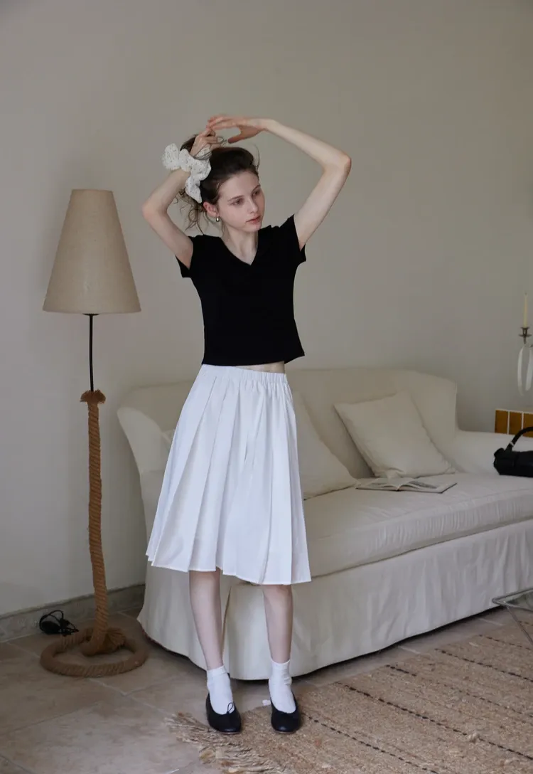 Women's V-Neck Cropped Top