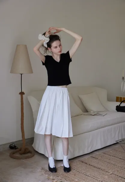 Women's V-Neck Cropped Top
