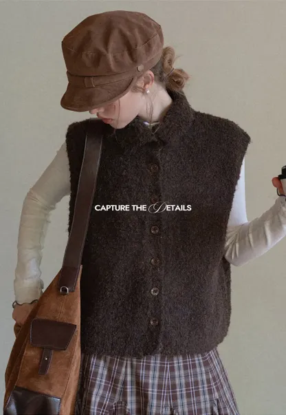 Button-Up Knit Vest with Collar