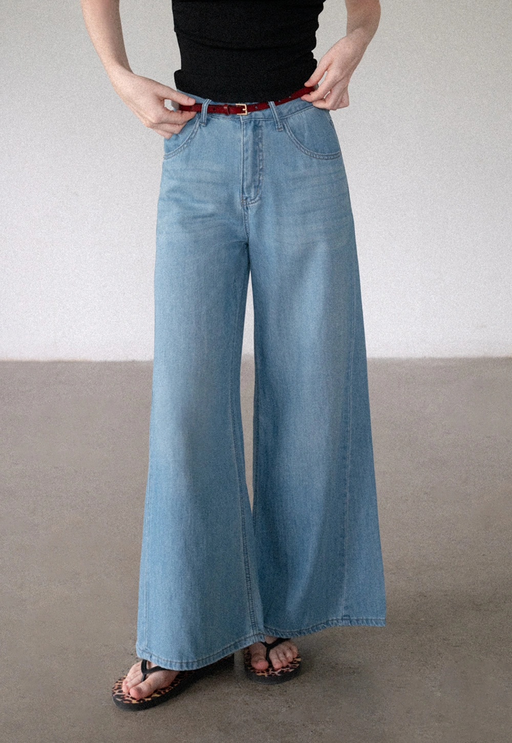 omen’s High Waist Wide Leg Jeans with Bow