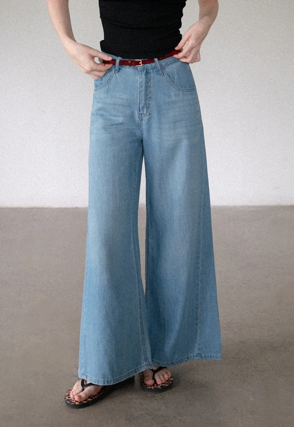 omen’s High Waist Wide Leg Jeans with Bow
