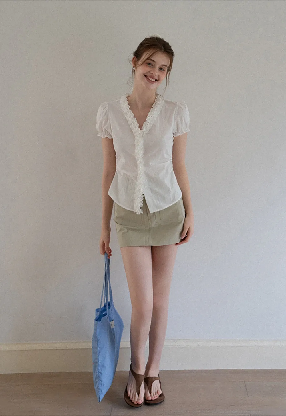 Women’s Ruffle V-Neck Puff-Sleeve Top