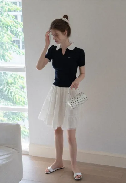 Women Contrast Collar Knit Polo Top
