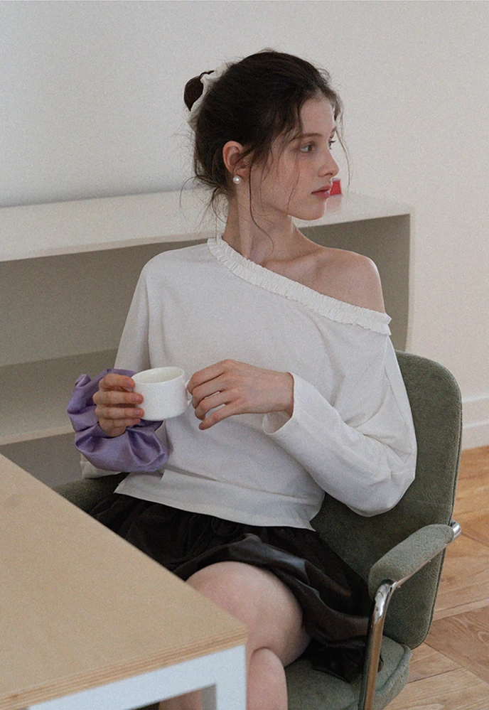 Off‑Shoulder Ruffle Top