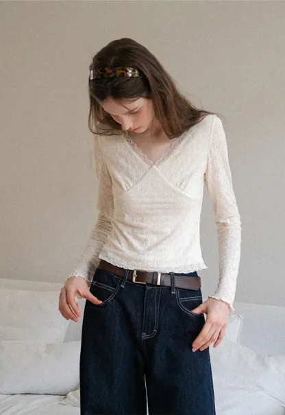 Women's Lace Trim Textured V-Neck Long Sleeve Top