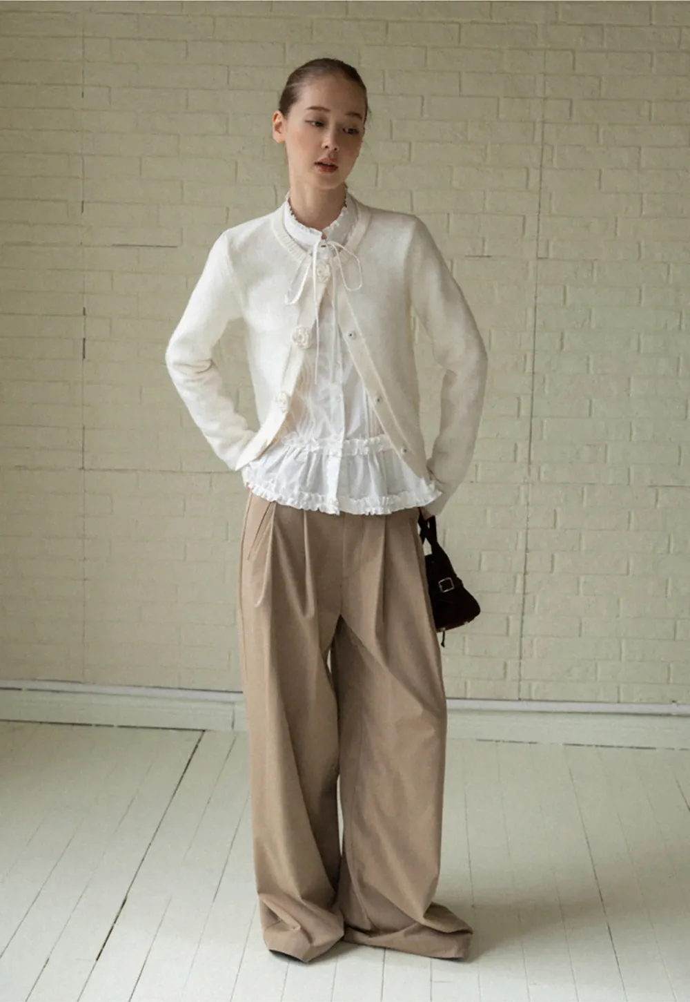 Casual Beige Wide-Leg Pants with Pleat Detail