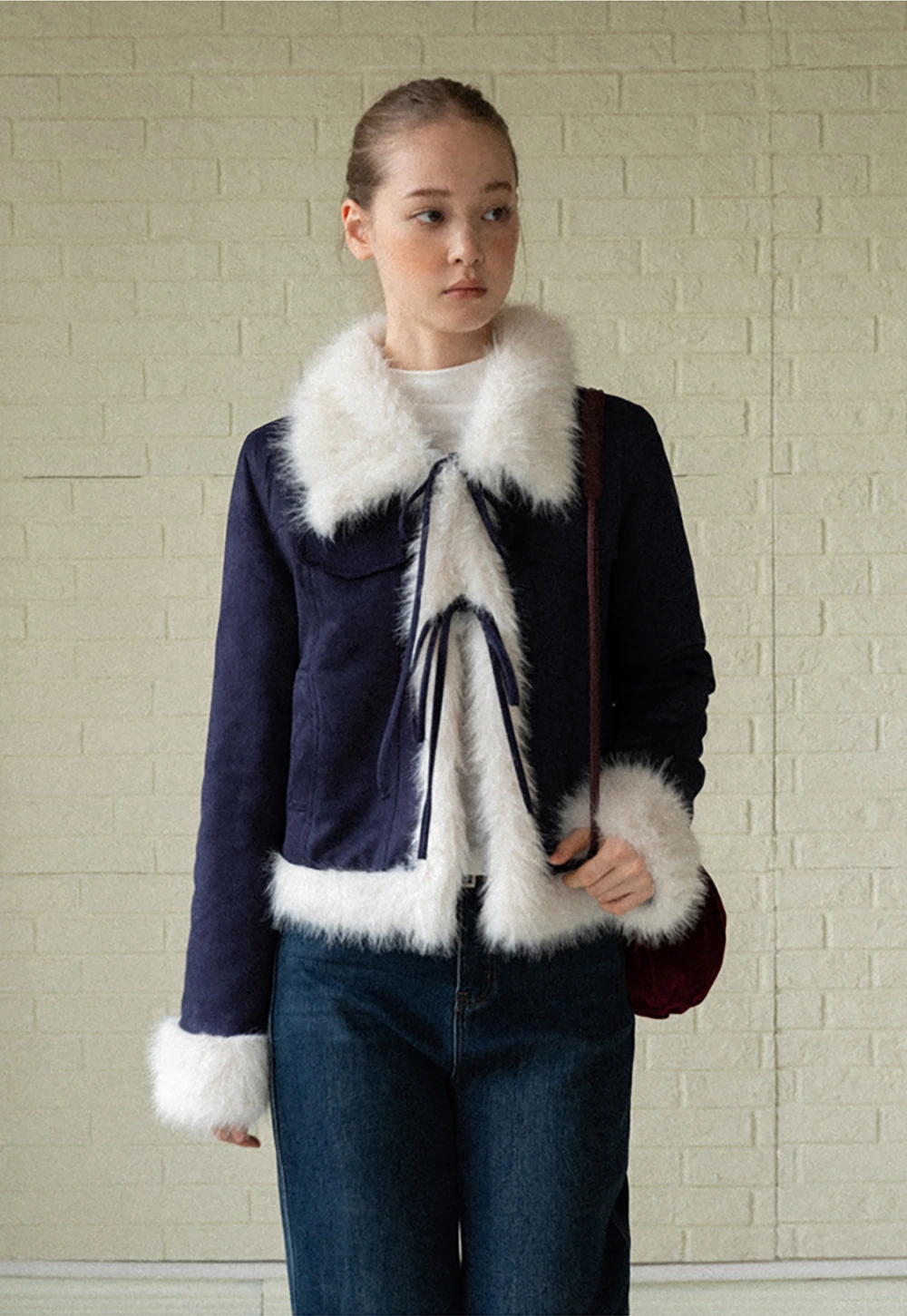 Chic Cropped Jacket with Faux Fur Collar