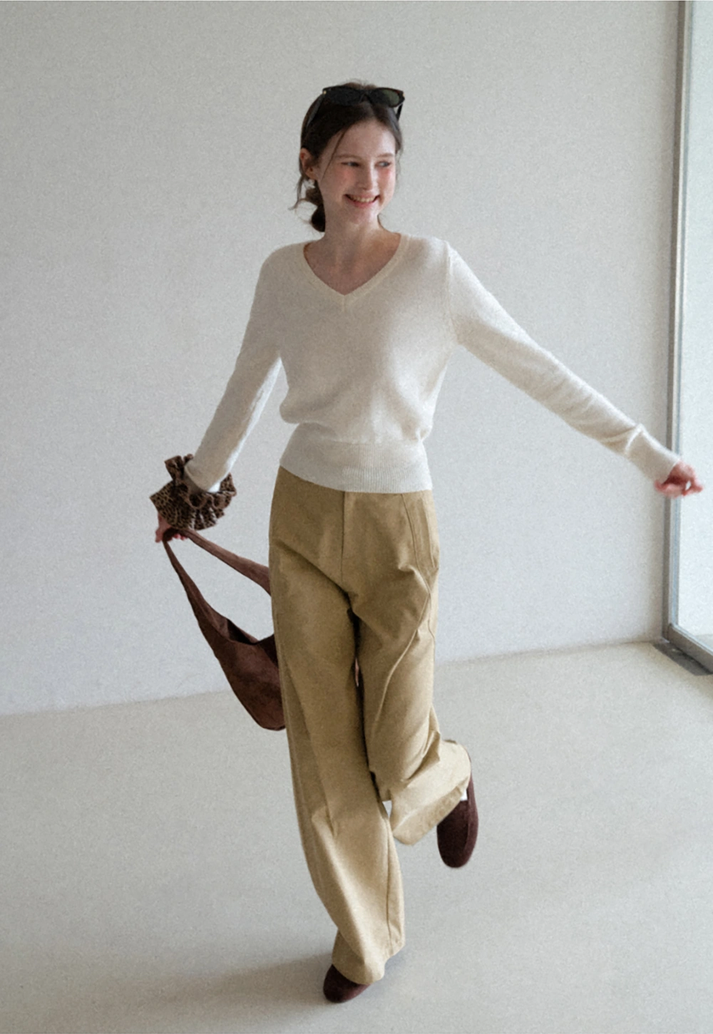 Wide leg high waist casual pants with back pocket design