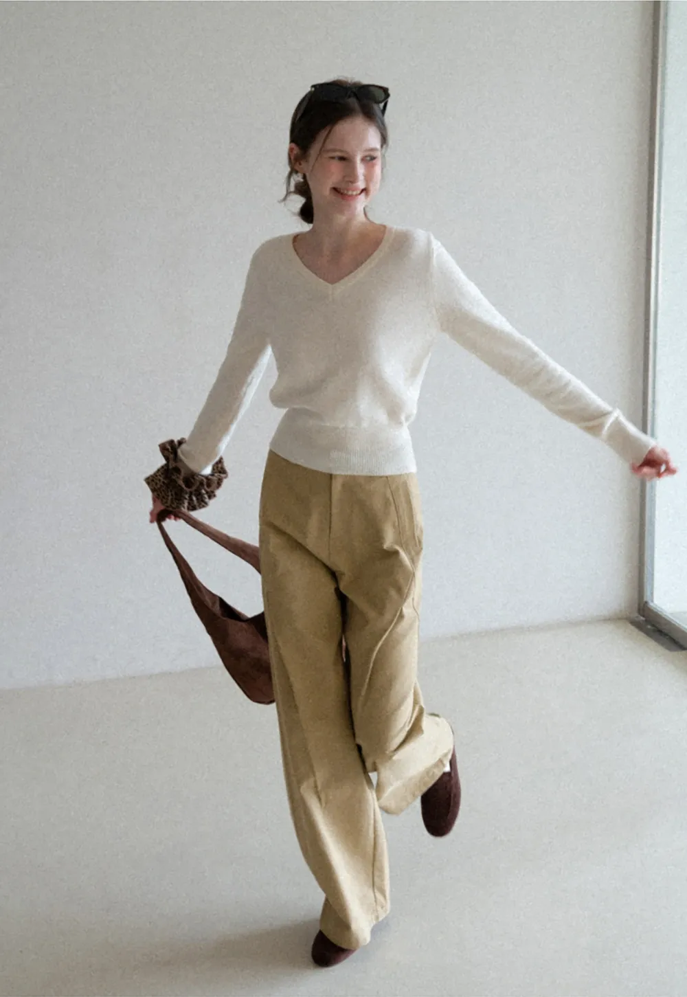 Wide leg high waist casual pants with back pocket design