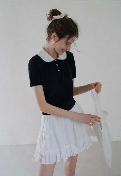 Contrast Peter Pan Collar Knit Top