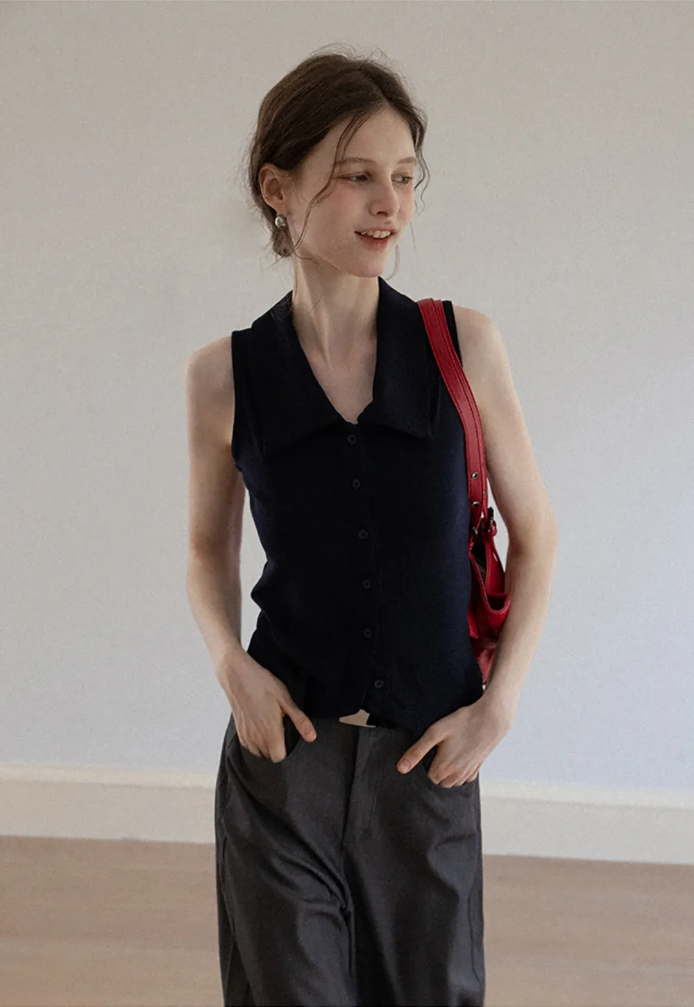 Women's Ribbed Sleeveless Polo Collar Knit Top