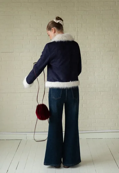 Chic Cropped Jacket with Faux Fur Collar