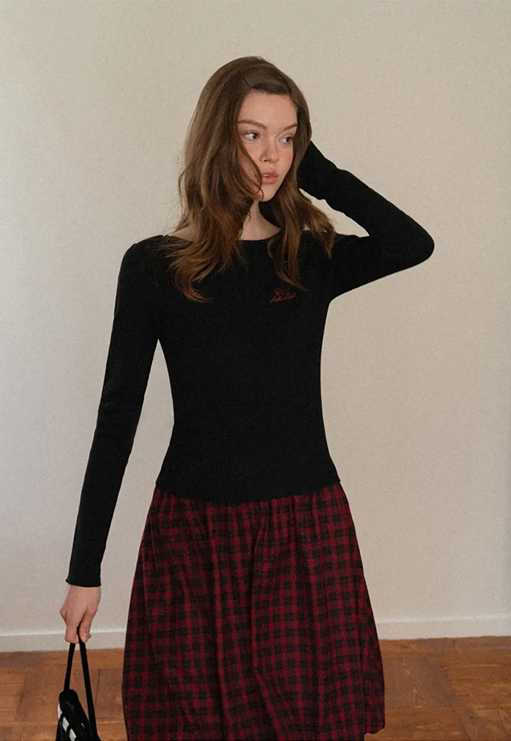 Embroidered Round Neck Wool Knit Top