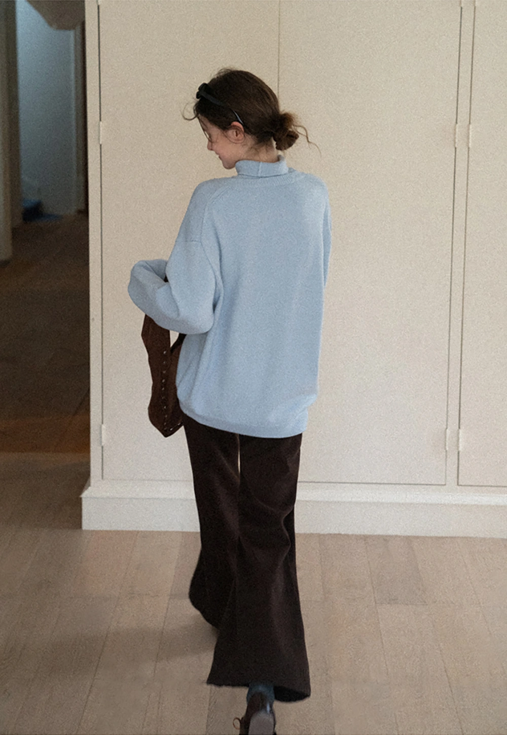 Cozy Blue Turtleneck Sweater with Relaxed Fit