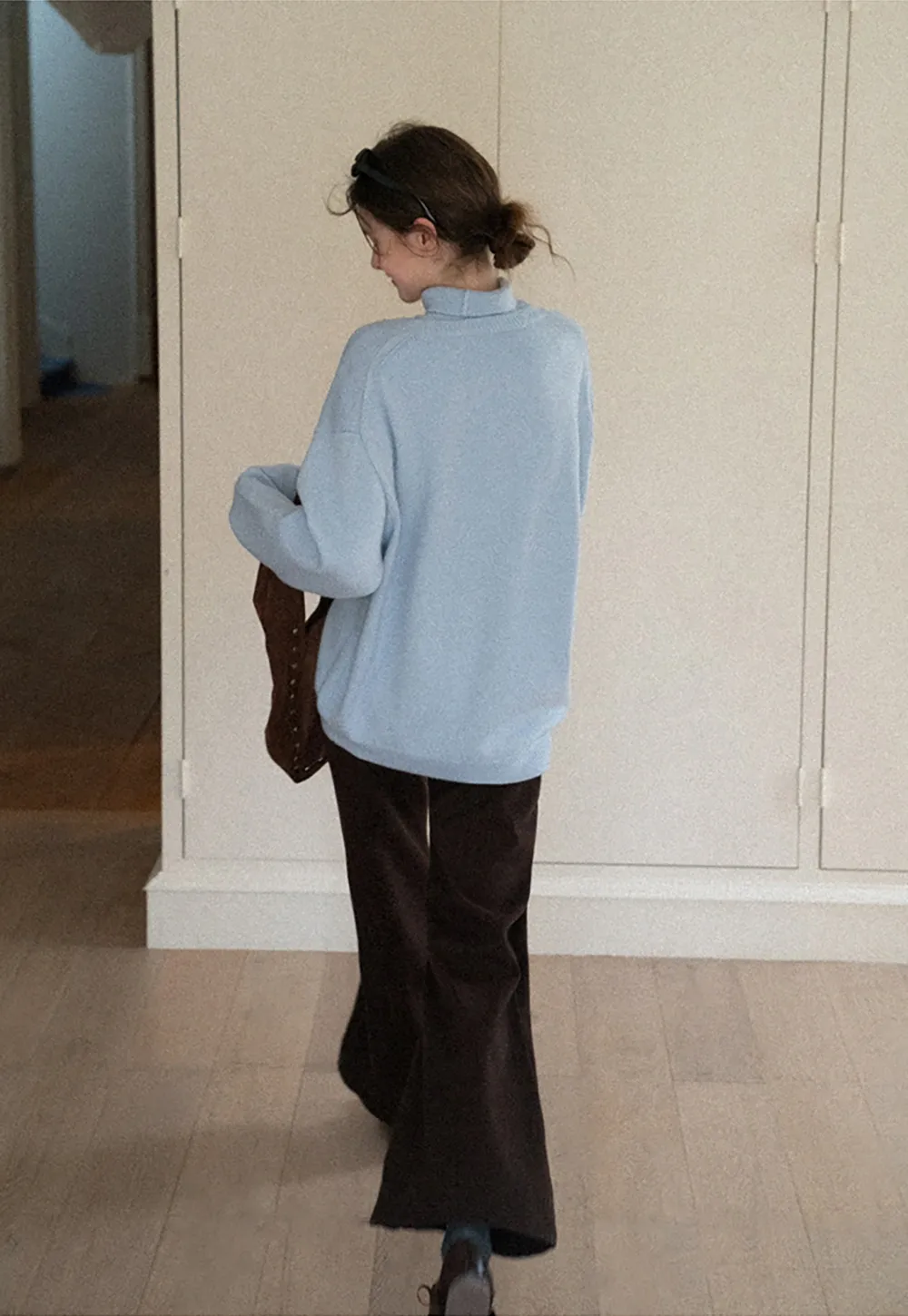 Cozy Blue Turtleneck Sweater with Relaxed Fit