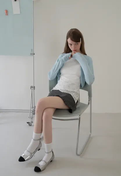 Asymmetric Hem T-Shirt with Lace Panel