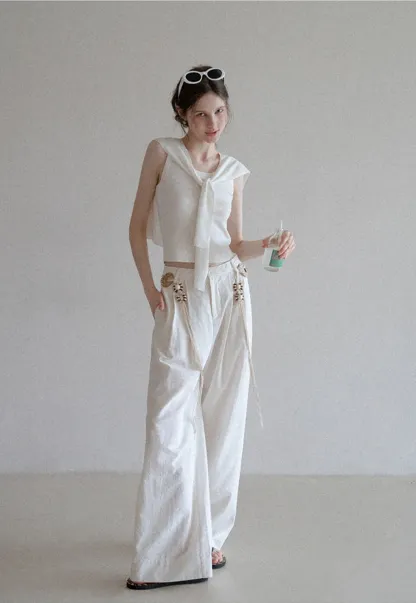 Women’s Sleeveless Knit Top