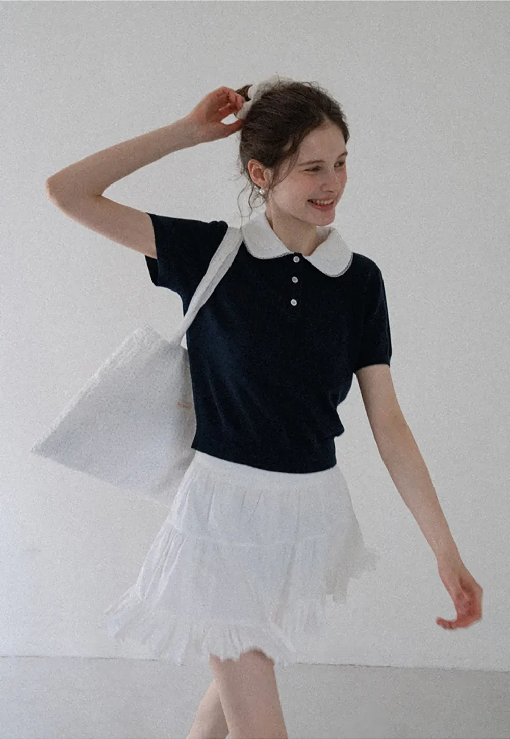 Contrast Peter Pan Collar Knit Top