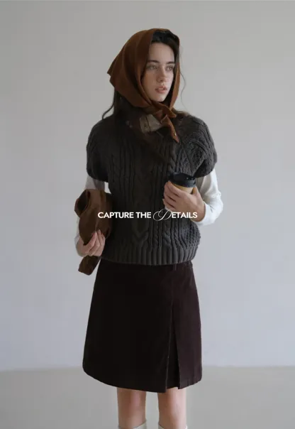 Cable Knit Sleeveless Sweater