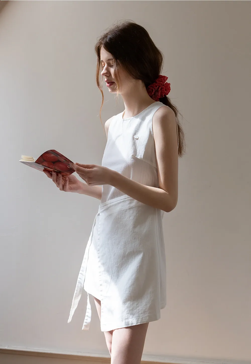Women’s Sleeveless Tie Waist Chambray Dress