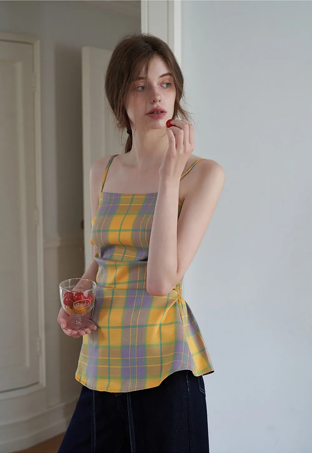 Women's Contrast Plaid Waist-Cinching Cami Top