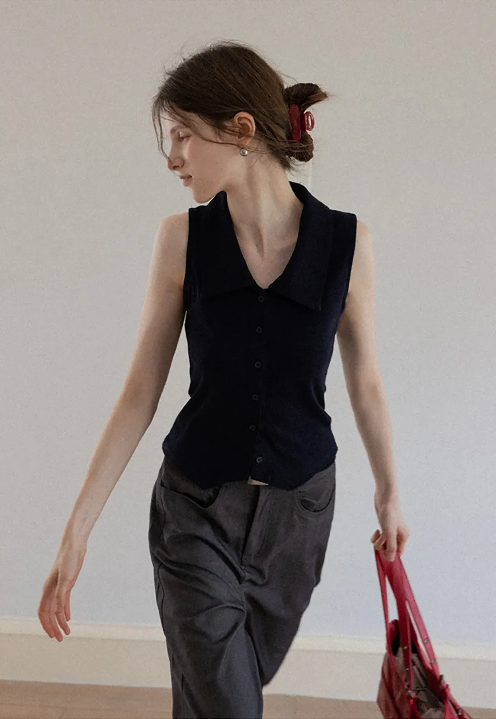 Women's Ribbed Sleeveless Polo Collar Knit Top