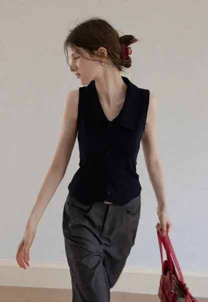 Women's Ribbed Sleeveless Polo Collar Knit Top