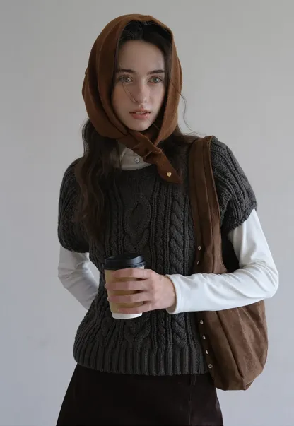 Cable Knit Sleeveless Sweater