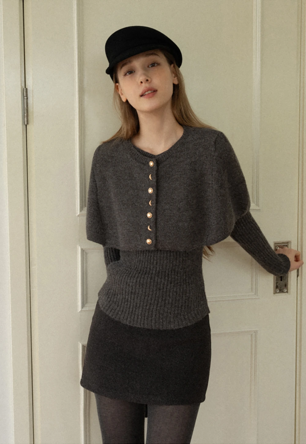 Cropped Buttoned Cape with V-Neck Fitted Thick Knit Sweater