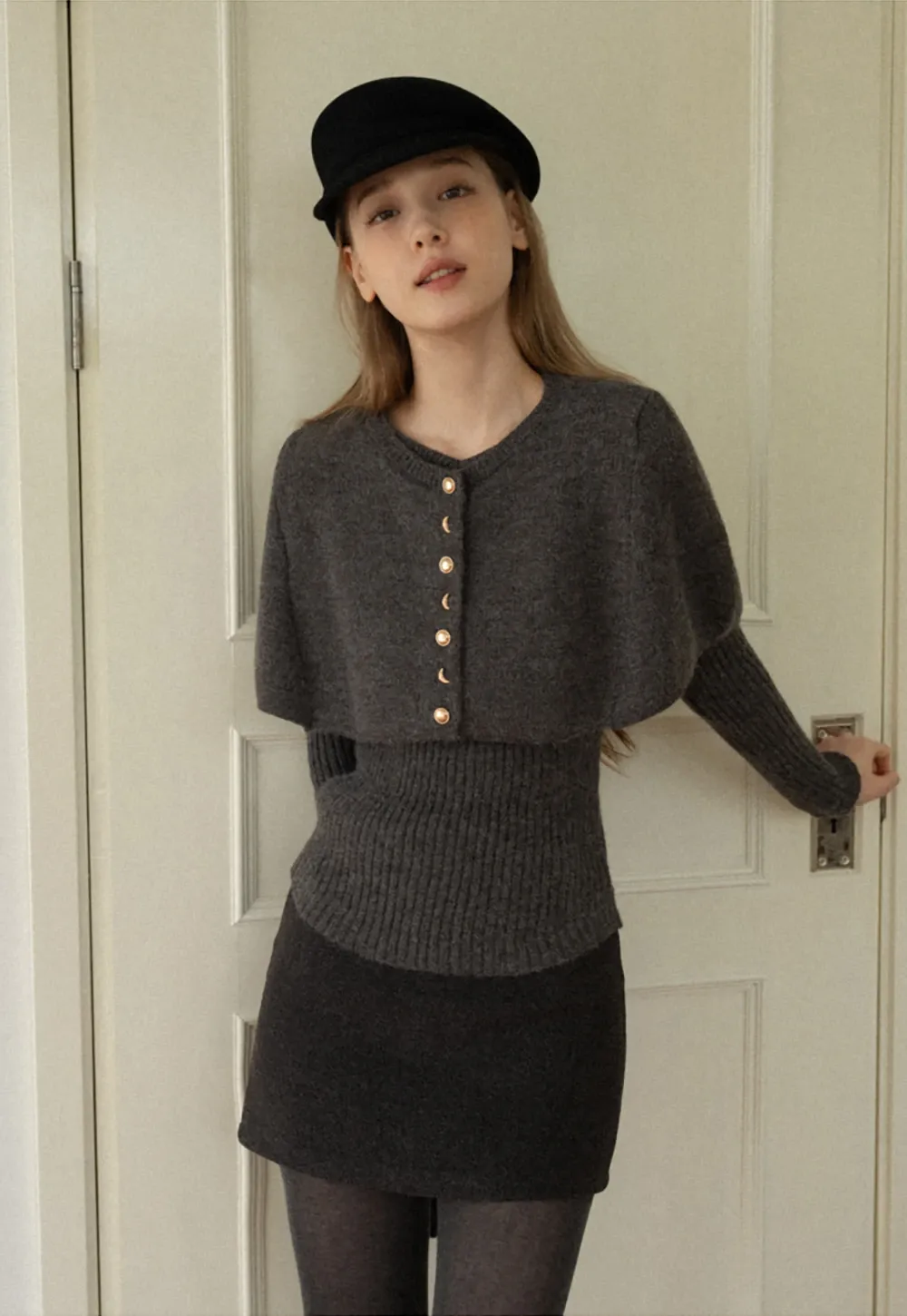 Cropped Buttoned Cape with V-Neck Fitted Thick Knit Sweater