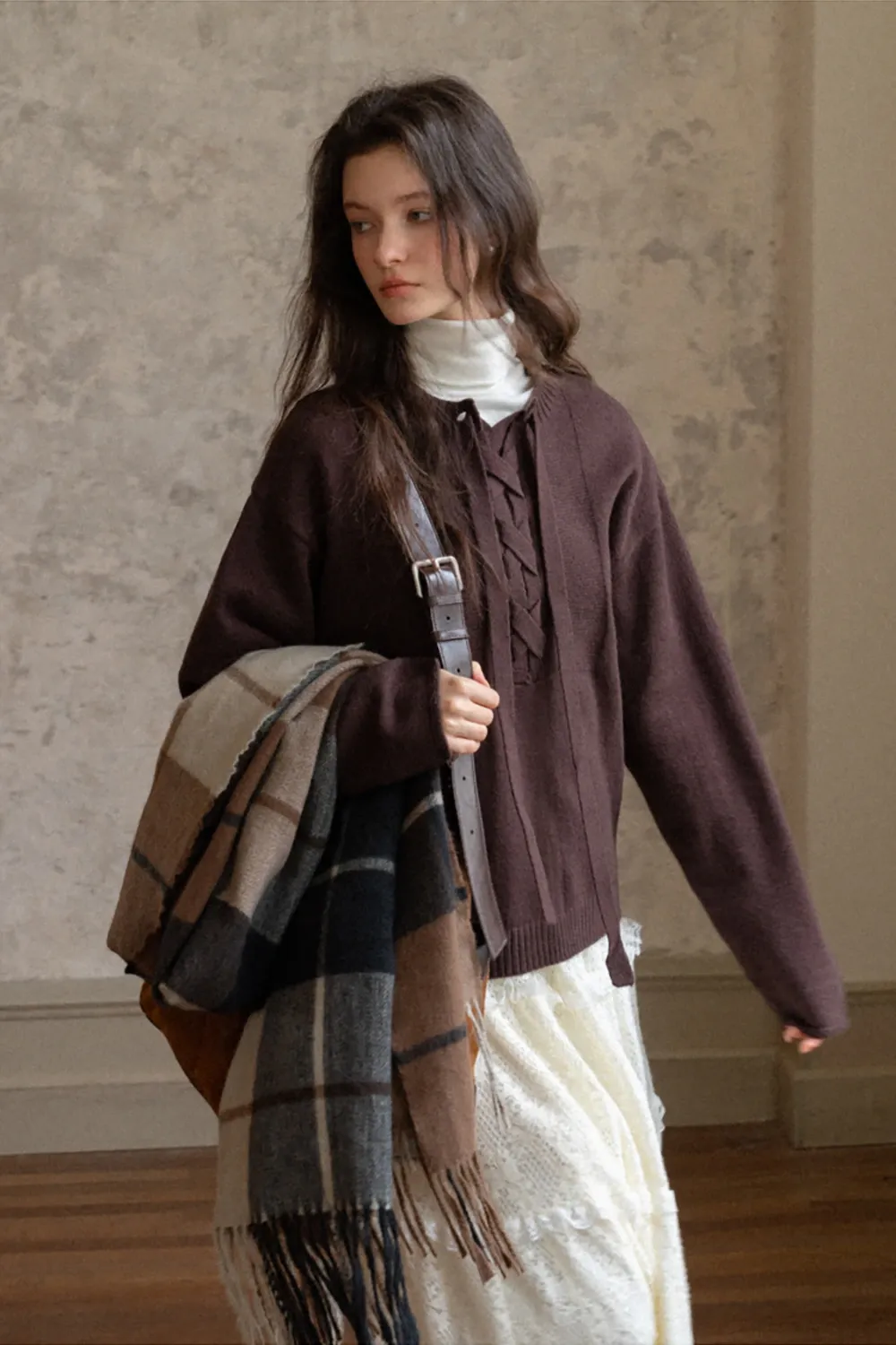 Chic Bow Tie Round Neck Sweater