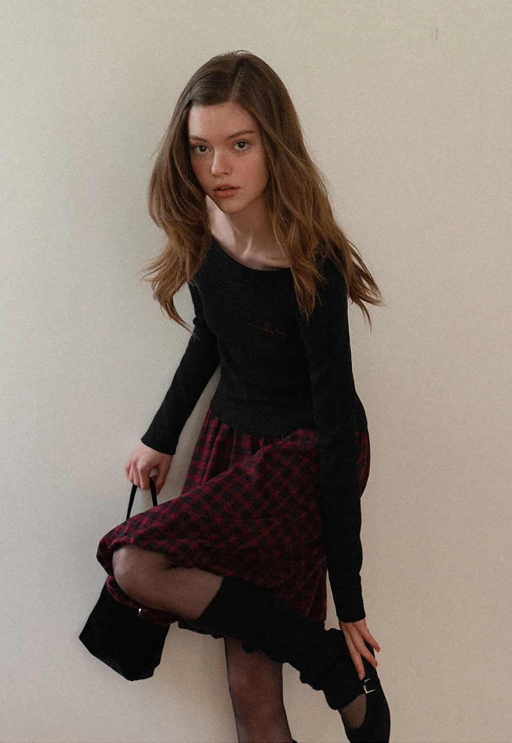 Embroidered Round Neck Wool Knit Top