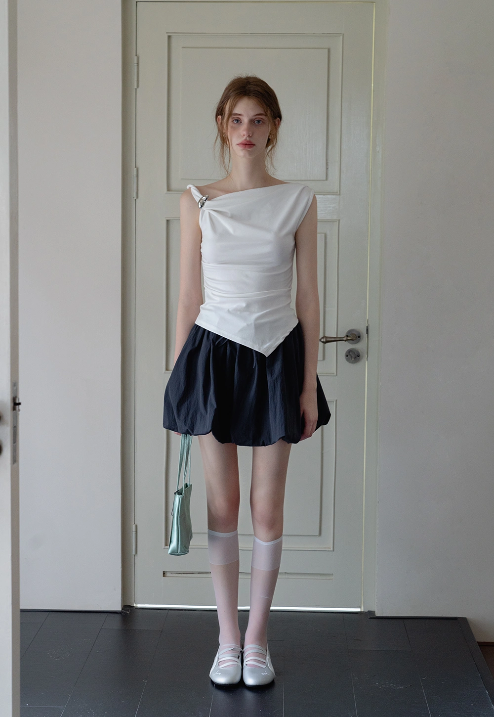 Women’s Asymmetric Shoulder Top 