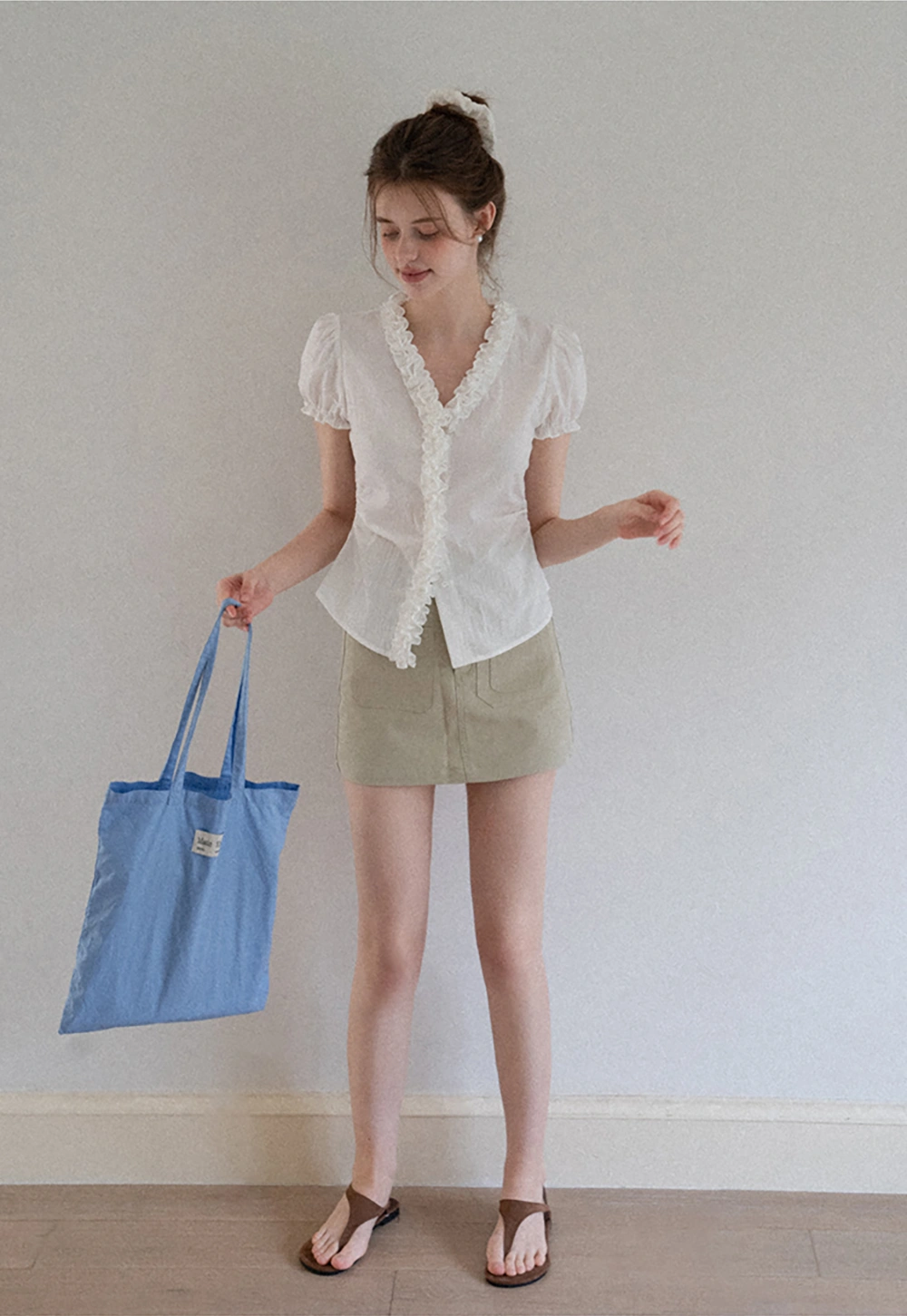 Women’s Ruffle V-Neck Puff-Sleeve Top