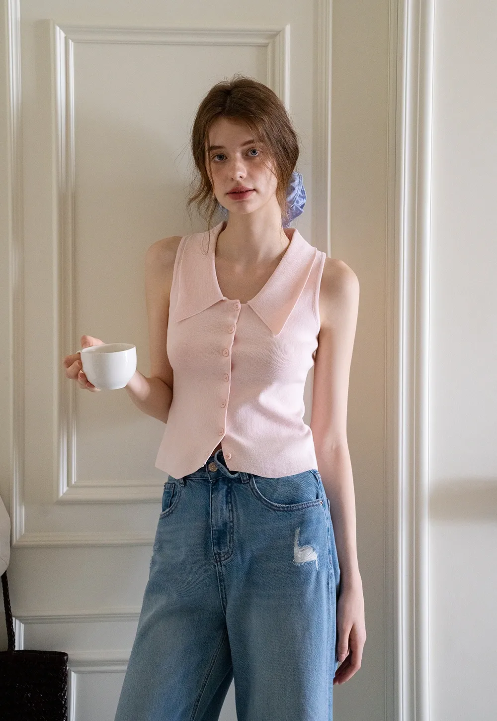 Collared Sleeveless Knit Top
