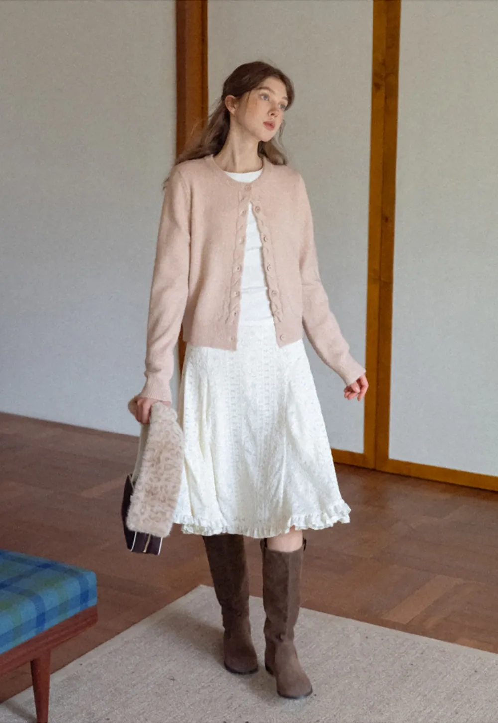 Elegant White A-Line Lace Skirt