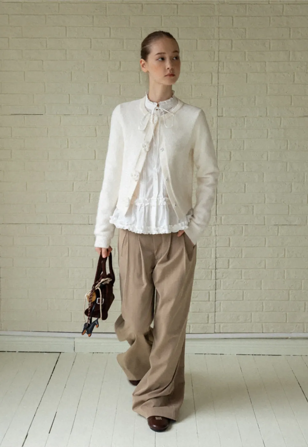 Casual Beige Wide-Leg Pants with Pleat Detail