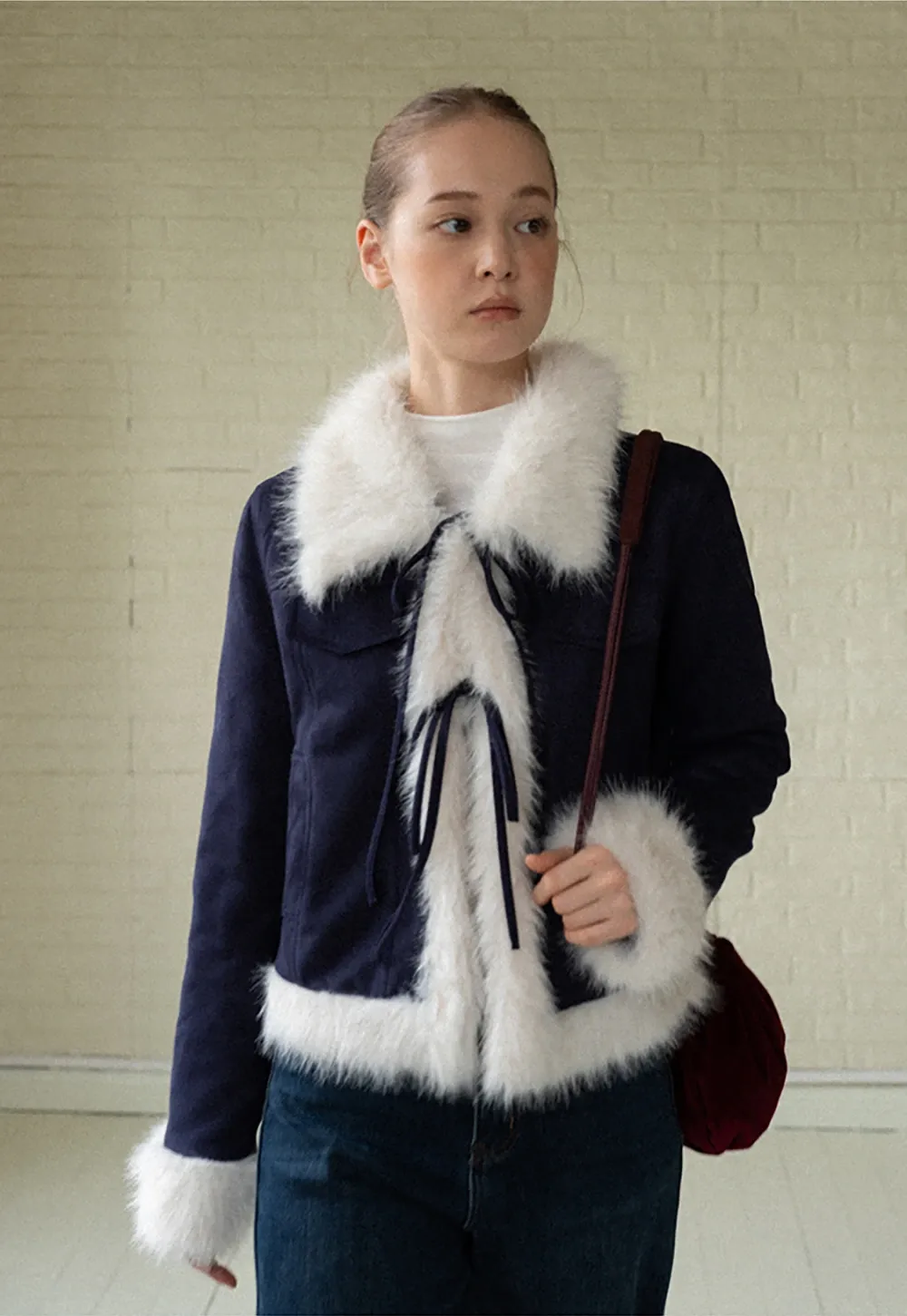 Chic Cropped Jacket with Faux Fur Collar