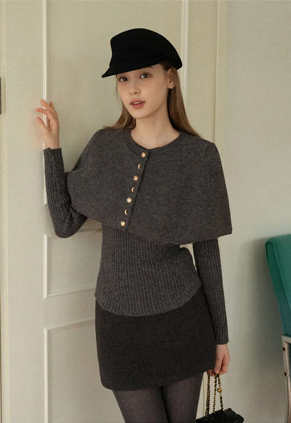 Cropped Buttoned Cape with V-Neck Fitted Thick Knit Sweater