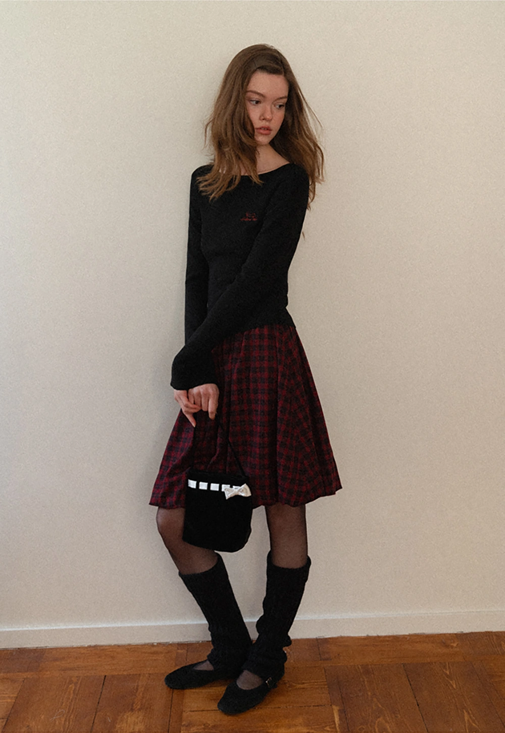 Embroidered Round Neck Wool Knit Top