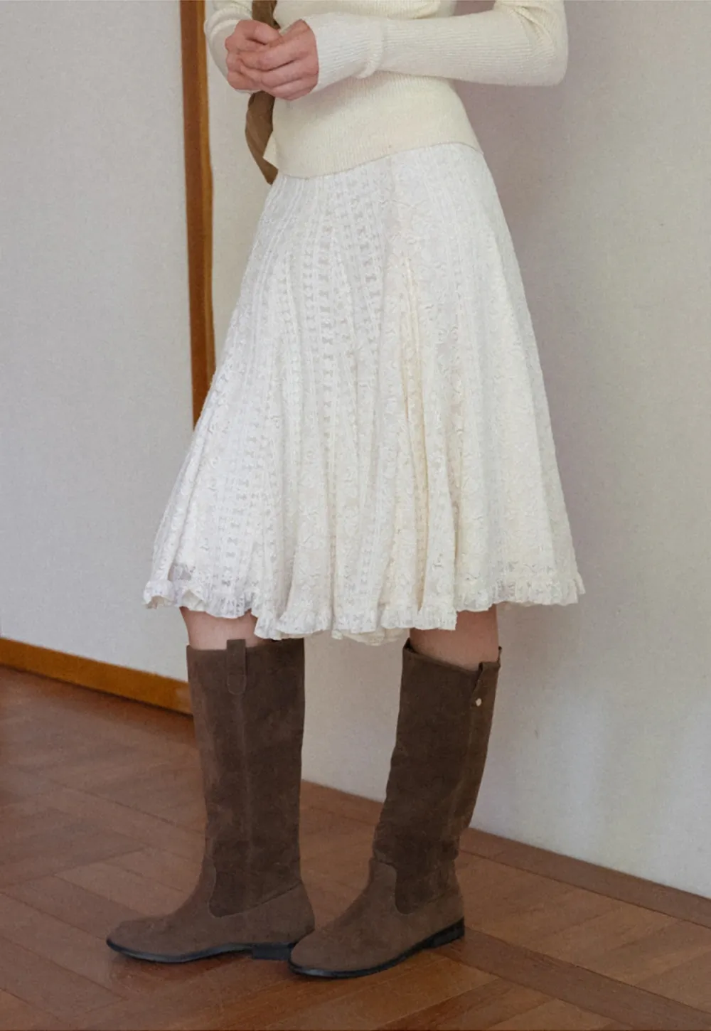 Elegant White A-Line Lace Skirt