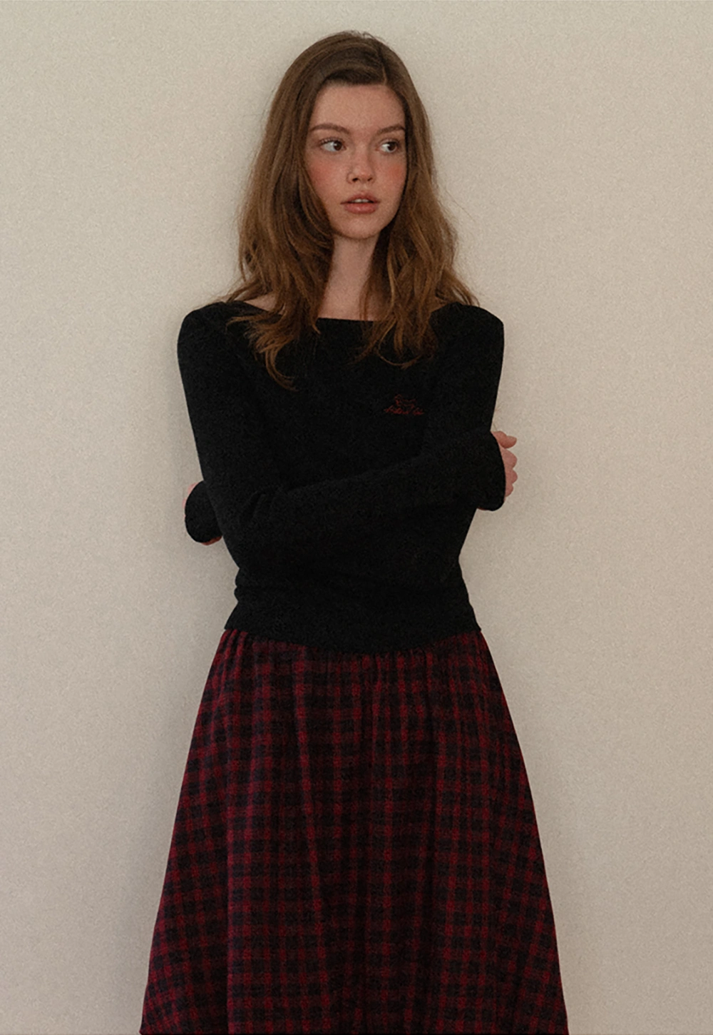 Embroidered Round Neck Wool Knit Top