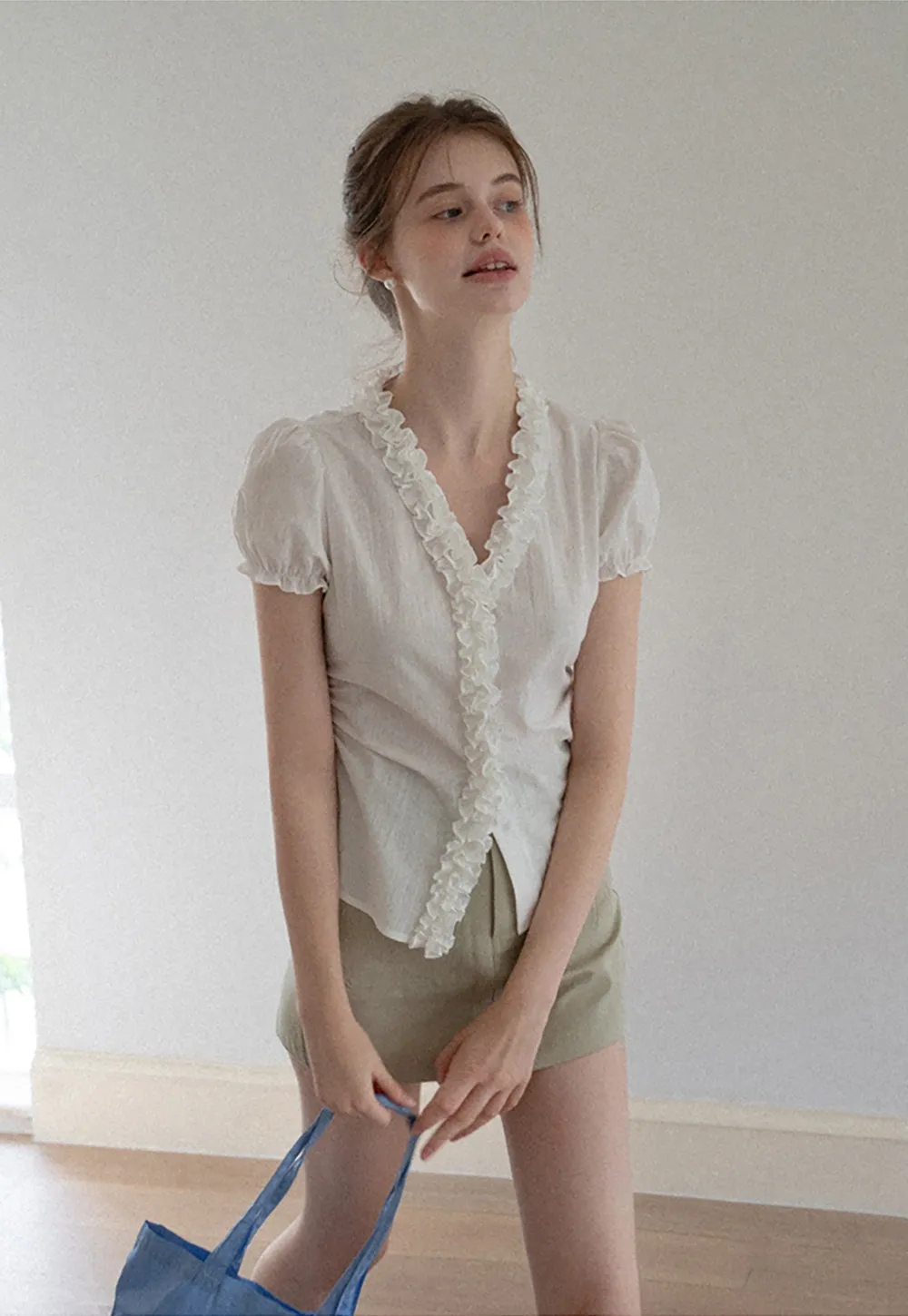 Women’s Ruffle V-Neck Puff-Sleeve Top