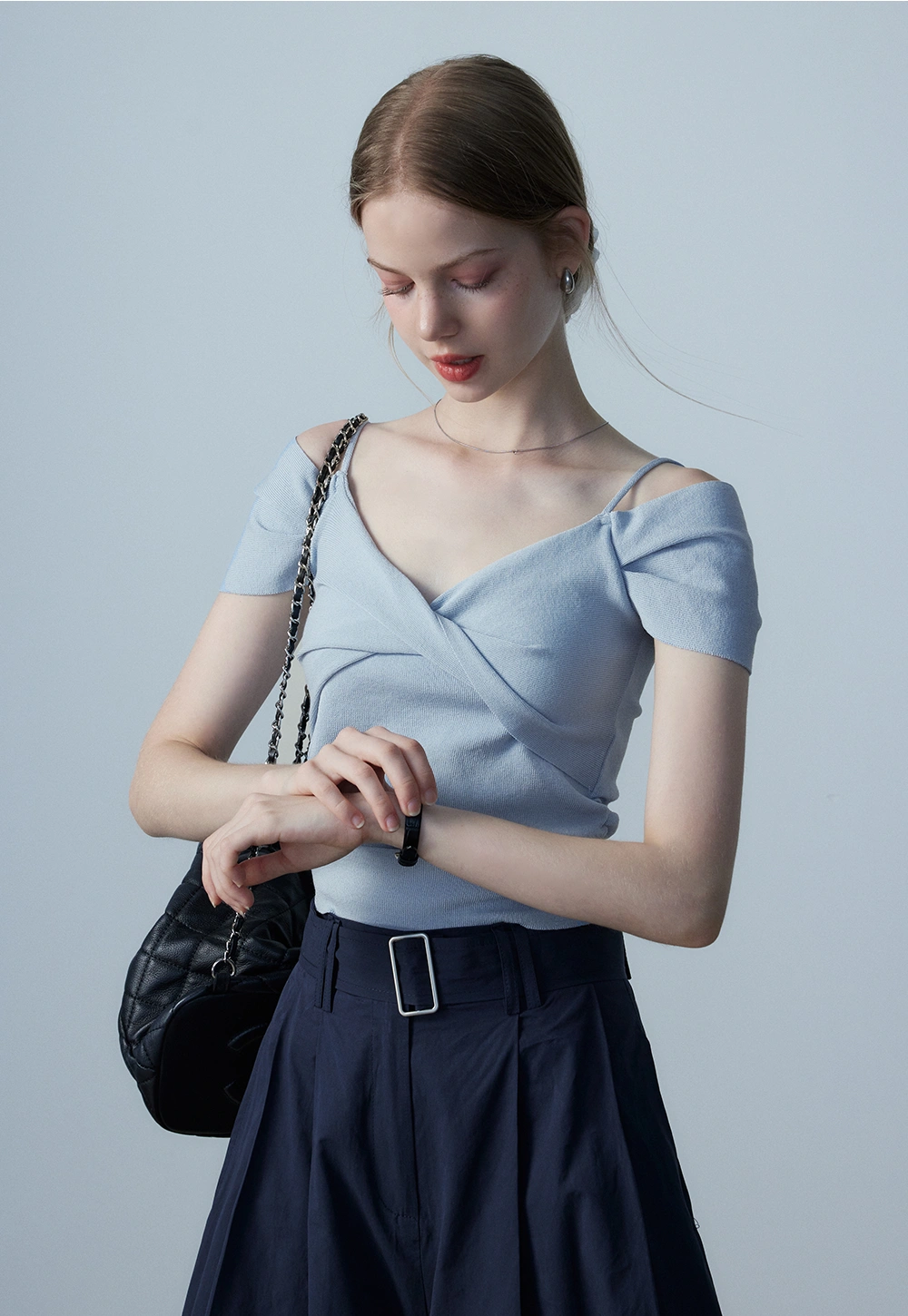 Women's Off Shoulder Short Sleeve Knit Top