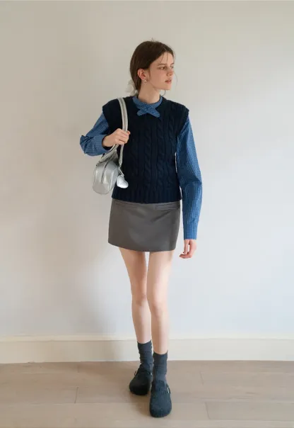 Womens Gingham Bow-Collar Long Sleeve Shirt