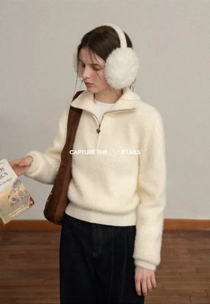 Elegant Knit Sweater with Polo Collar Design