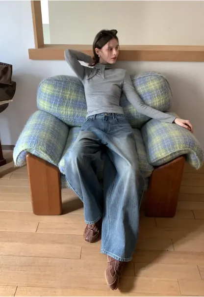 wide leg denim jeans with high waist design